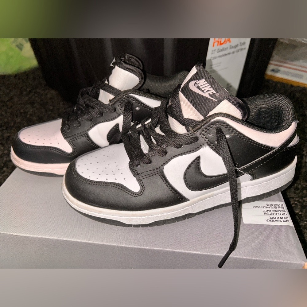 Nike Panda Dunks